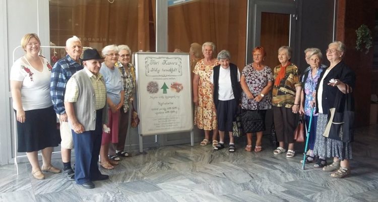 Idősek fiatalosan a Kamrában